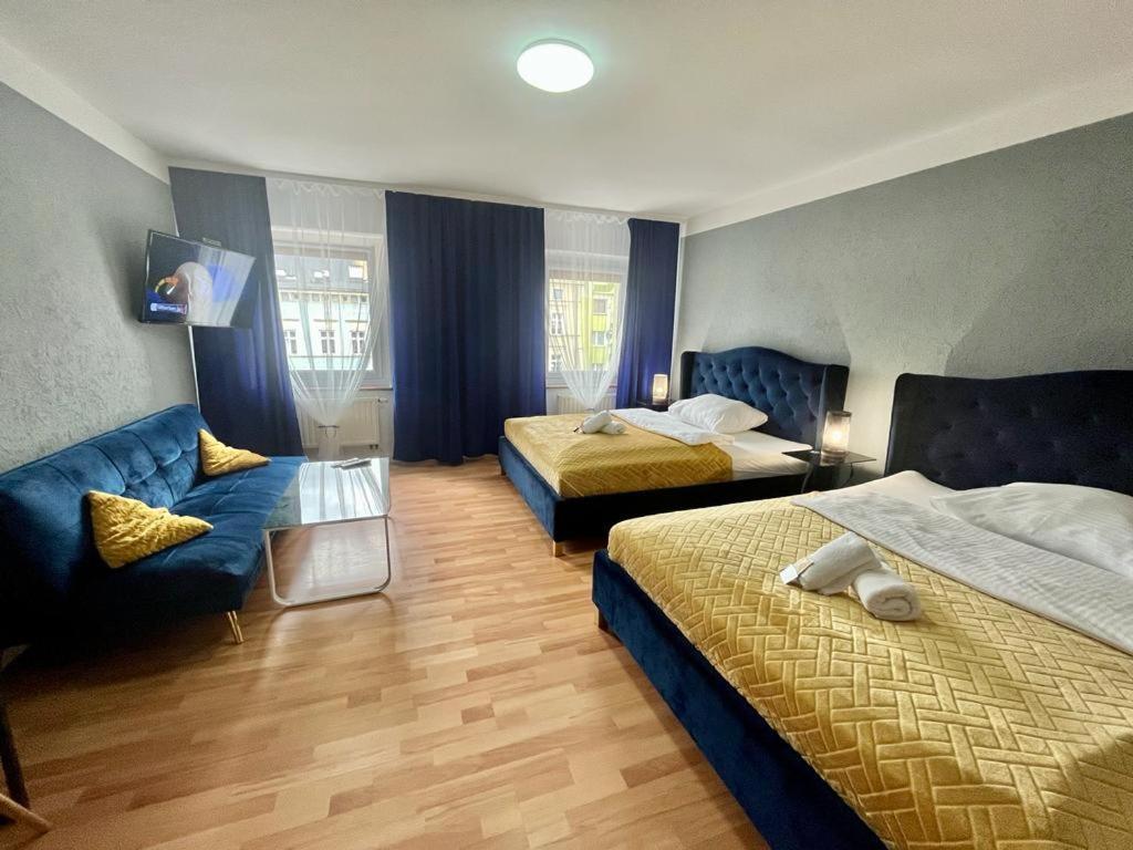 Great Polonia Strzegom City Center Bagian luar foto